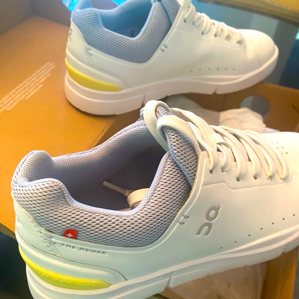 The Roger Advantage White Sneakers - Picture 4 of 9